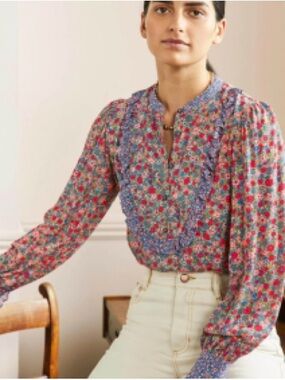 Biden top size 8 EUC Floral Ruffled V-Neck Long-Sleeve Blouse in Multicolor